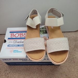 SKECHERS bobs Desert Kiss Size 9 Sandles